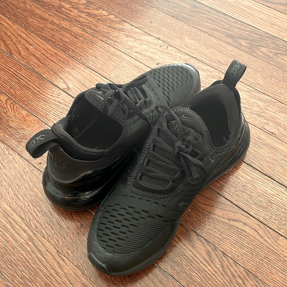 Black Nike Sneakers for everyday wear.